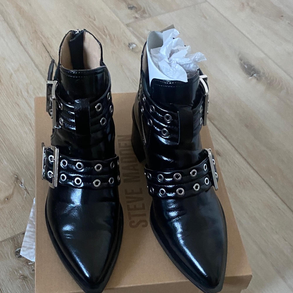 Steve Madden Black Patent Buckle Boots